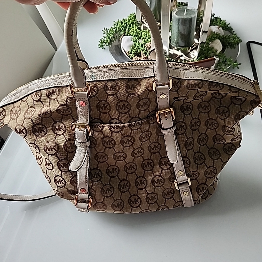 Michael Kors Beige Monogram Satchel with Pink Trim - Picture 4 of 15